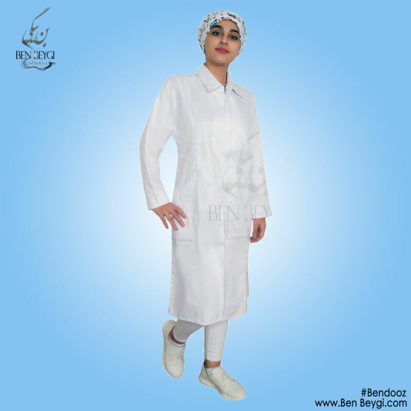 روپوش تک پزشکی و پرستاری سفید زنانه پارچه کجراه مدل پیله دار یقه مردانه مدل جلو زیپ دار قاپک دار کد ba-17359