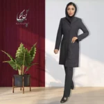 مانتو شلوار اداری سرمهای طرح دیپلمات خط آبی یقه آمریکایی پنج دکمه پارچه گاباردین کد 32498